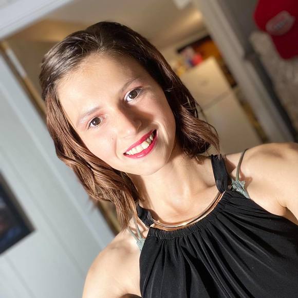 Meet your Posher, Amély - Picture 1 of 1